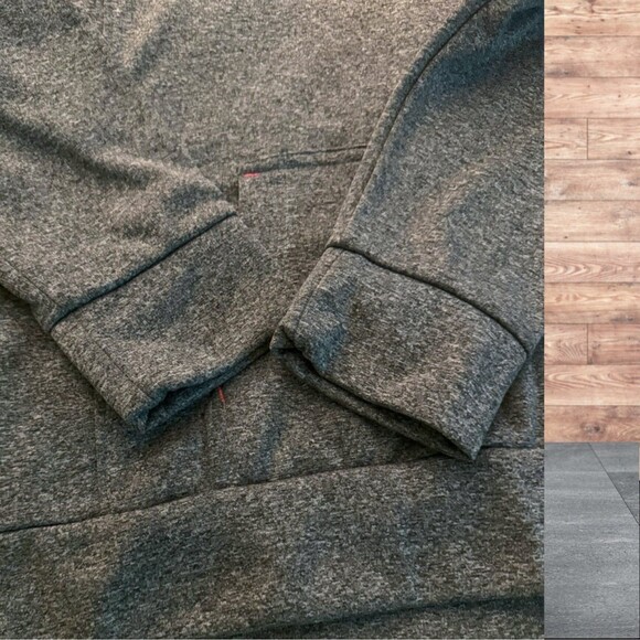 Women’s Northface Hoodie - Picture 4 of 5